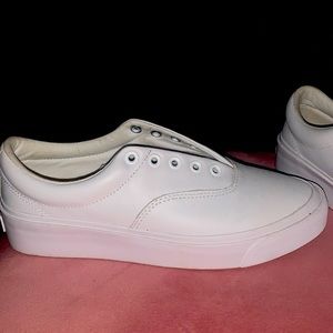 white leather shoes - converse